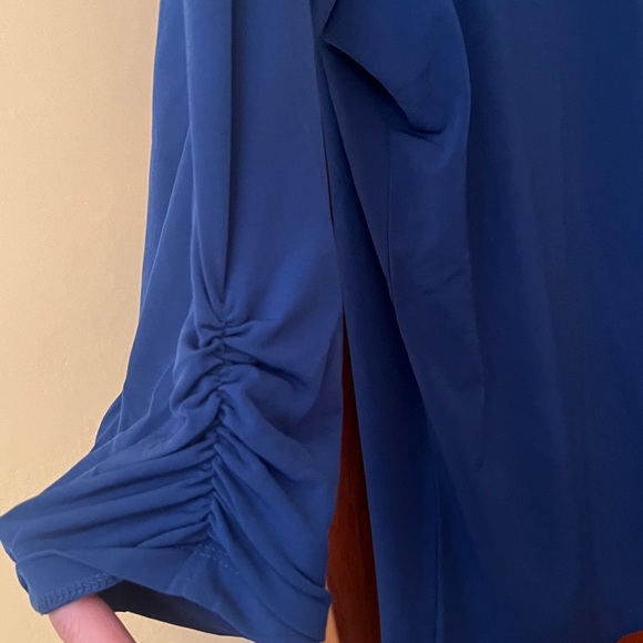 SUSAN GRAVER TOP WOTH SHAWL - Picture 5 of 11